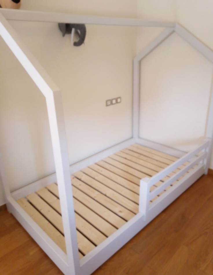 Ξύλινο minimal παιδικό κρεβάτι με σκεπή Κωδ. 2156